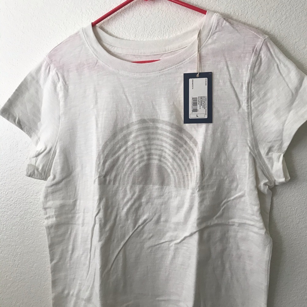 Universal Threads Cream Subtle Rainbow Tee! NWT - Picture 3 of 7